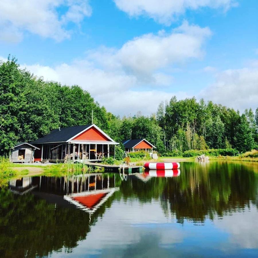 Hannunluhdan Lomamoekit Karijoki Extérieur photo
