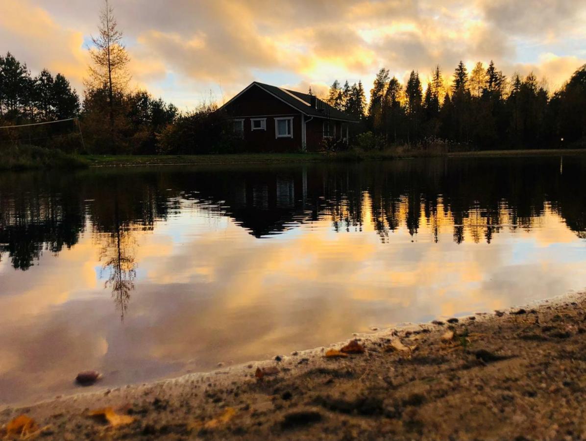 Hannunluhdan Lomamoekit Karijoki Extérieur photo