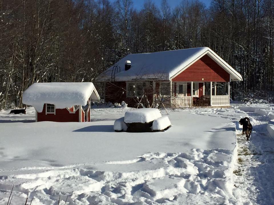 Hannunluhdan Lomamoekit Karijoki Extérieur photo